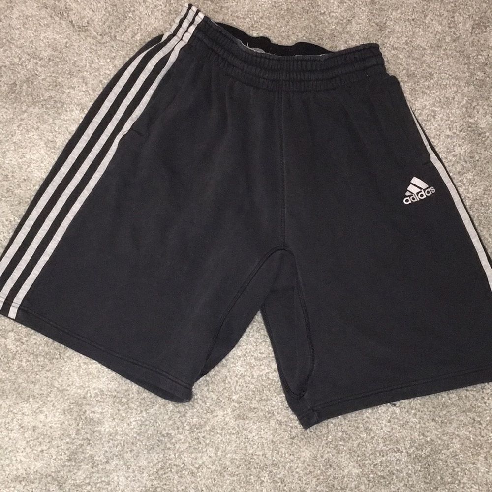 Old Black & Gray worn French Terry Adidas basketball shorts L- 3 pockets